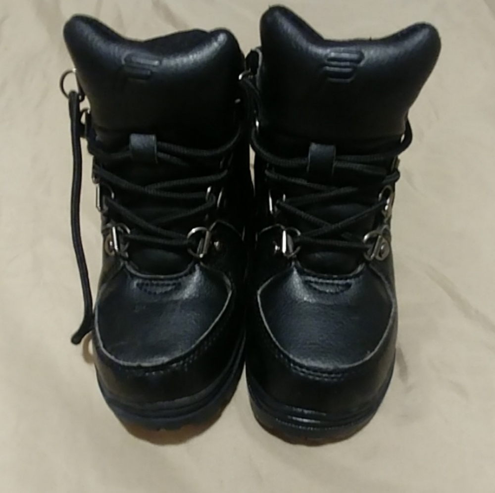Boys Fila boots